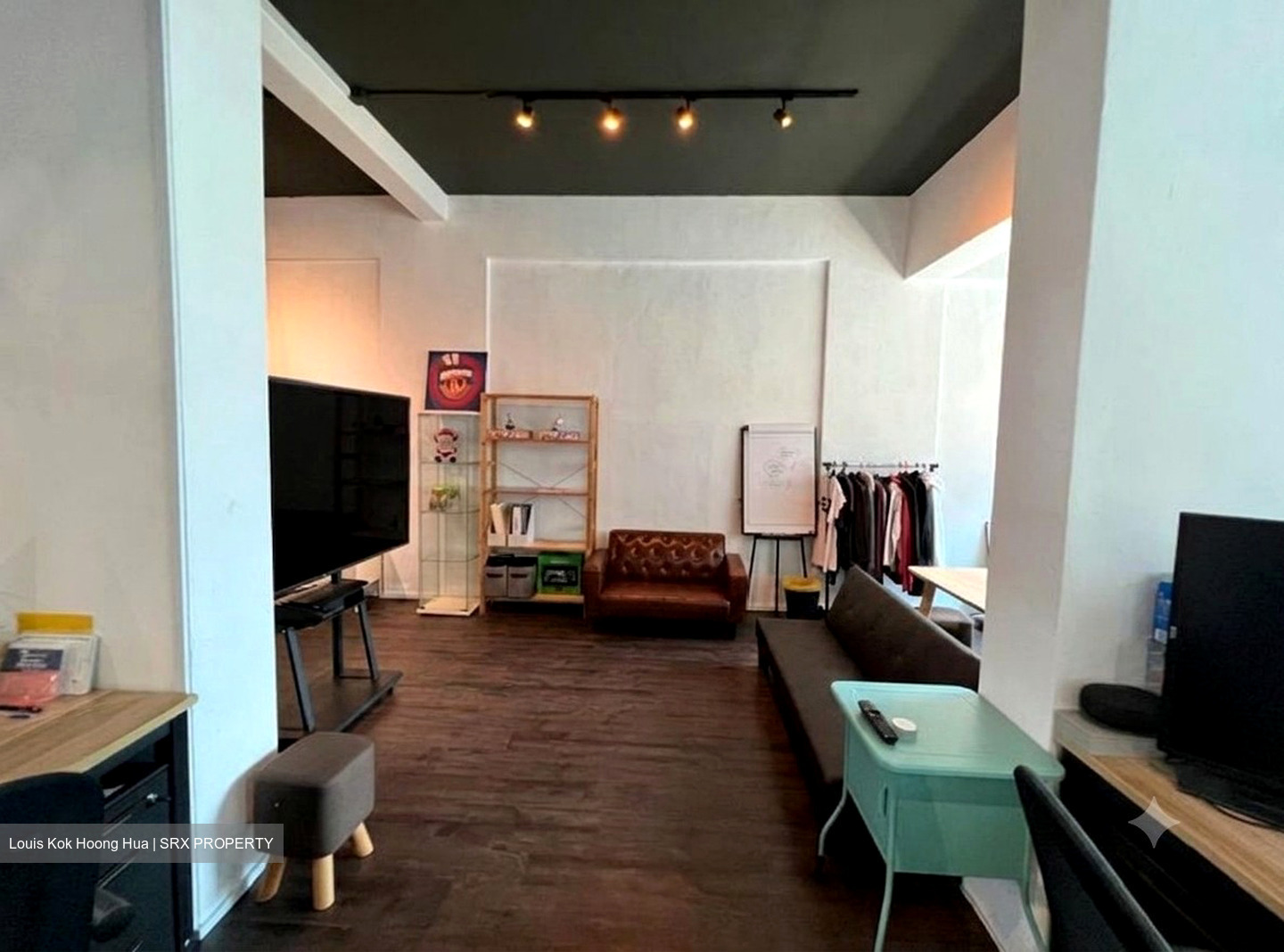 Waterloo Centre (D7), Office #576504001